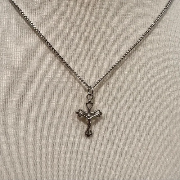 Elegant Sterling Silver Cross Pendant Crucifix Necklace on Stainless Steel Chain - Picture 8 of 10